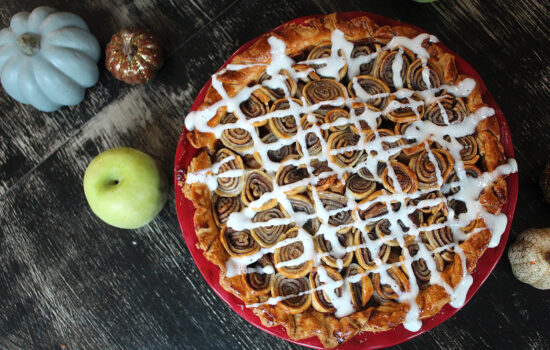 Cinnamon Roll Apple Pie