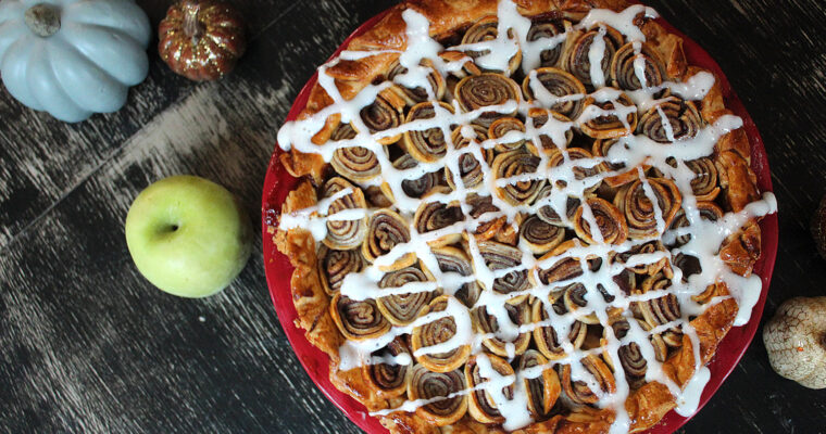 Cinnamon Roll Apple Pie